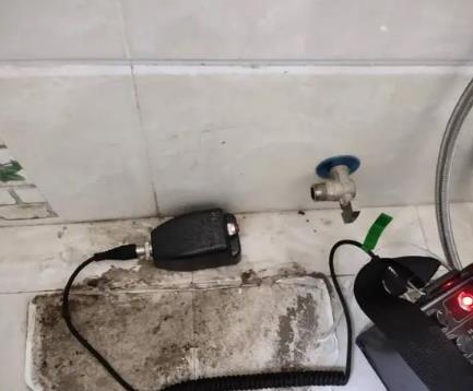 满城县屋顶漏水维修公司分享下卫生间漏水的危害及解决方法